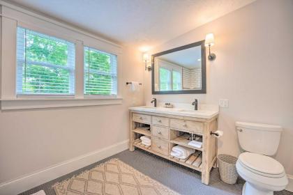 Chic Retreat Less Than 1 Mile to Notre Dame Campus! - image 12