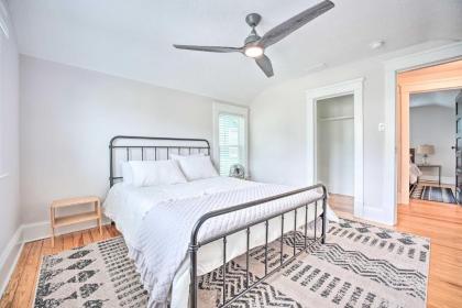 Chic Retreat Less Than 1 Mile to Notre Dame Campus! - image 14