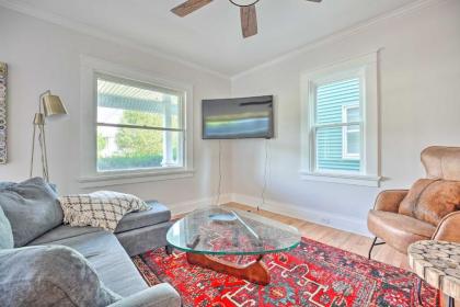 Chic Retreat Less Than 1 Mile to Notre Dame Campus! - image 3