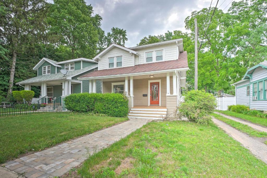 Chic Retreat Less Than 1 Mile to Notre Dame Campus! - image 4