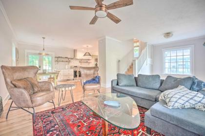 Chic Retreat Less Than 1 Mile to Notre Dame Campus! - image 6