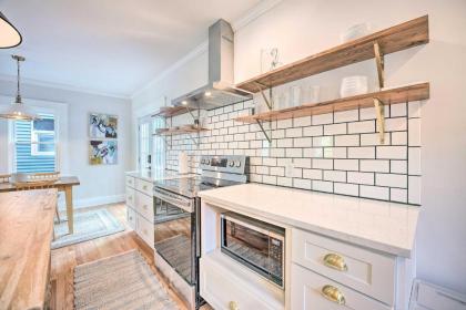 Chic Retreat Less Than 1 Mile to Notre Dame Campus! - image 9