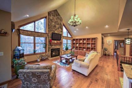 All Seasons Lodge   4 mins to Ash Cave and more Ohio