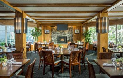 DoubleTree by Hilton Hotel Burlington Vermont - image 11