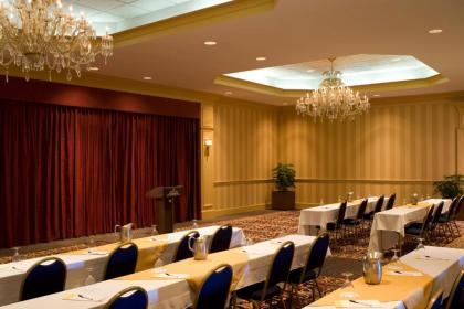 DoubleTree by Hilton Hotel Burlington Vermont - image 3