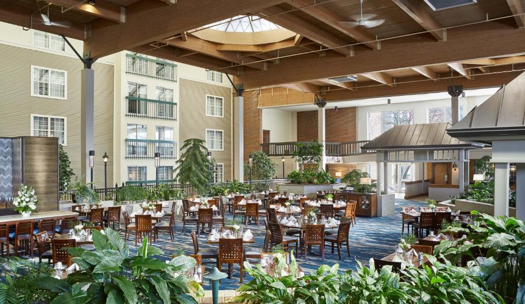 DoubleTree by Hilton Hotel Burlington Vermont - image 7