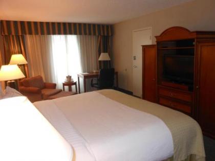 Holiday Inn South Burlington - image 10