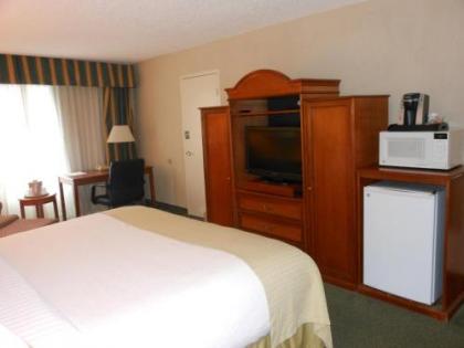 Holiday Inn South Burlington - image 11