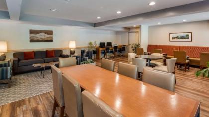 Best Western Plus Windjammer Inn & Conference Center - image 7