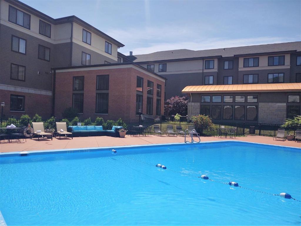 Comfort Inn & Suites South Burlington - main image