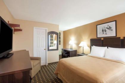 Travelodge by Wyndham South Burlington - image 11