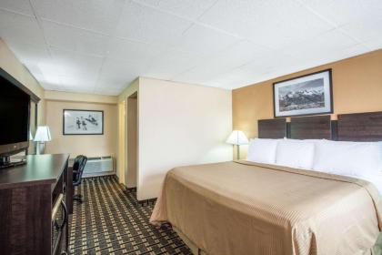 Travelodge by Wyndham South Burlington - image 12