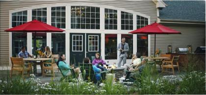 Green Mountain Suites Hotel - image 14