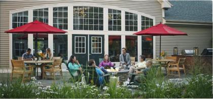 Green Mountain Suites Hotel - image 15