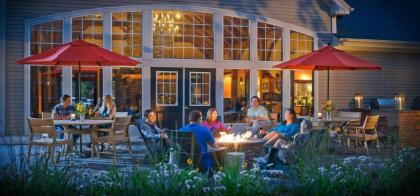 Green Mountain Suites Hotel - image 2