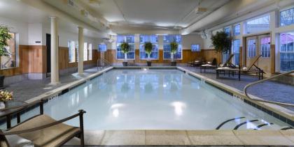Green Mountain Suites Hotel - image 8
