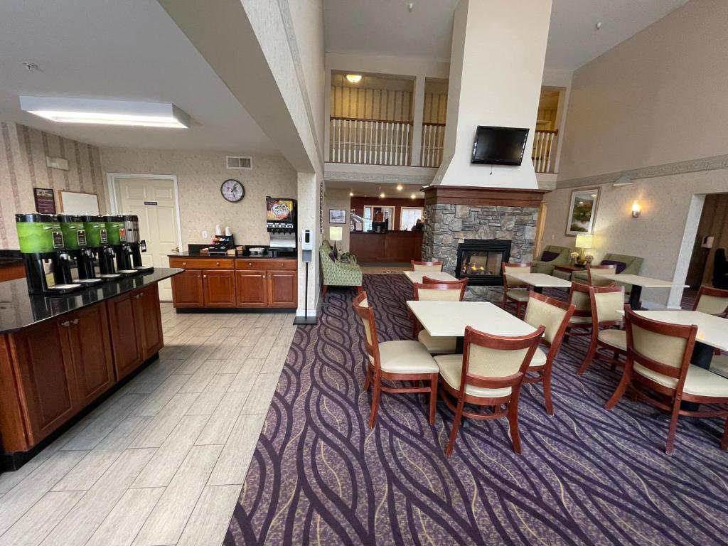 Smart Suites Ascend Hotel Collection - image 5