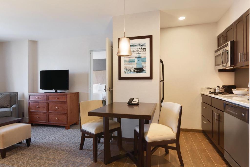 Homewood Suites by Hilton Burlington - main image