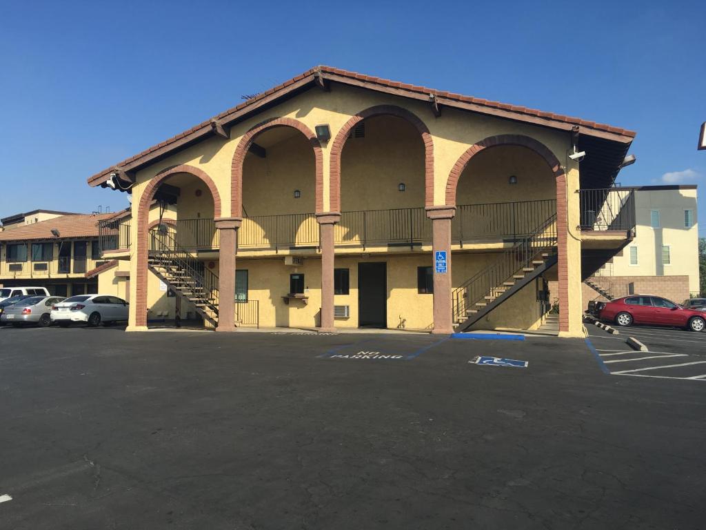 Sierra Inn - main image