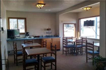 Four Seasons Lodge - image 1