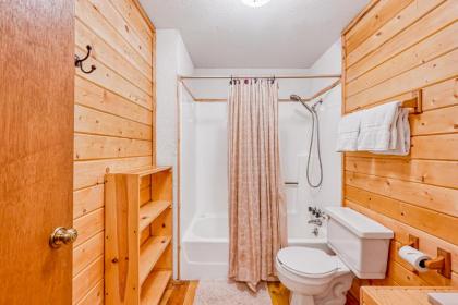 Arapahoe Adventure Cabin - image 13