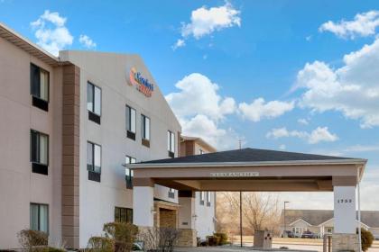 Comfort Suites South Haven - image 3