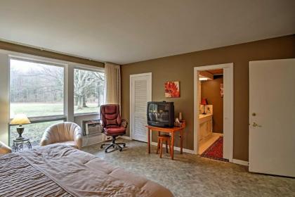 Spacious South Haven Home about 1 Mi to Lake Michigan! - image 5