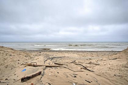 Spacious South Haven Home about 1 Mi to Lake Michigan! - image 8