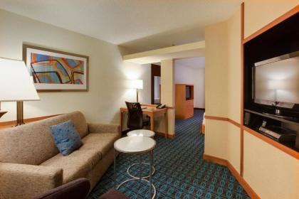 Fairfield Inn and Suites South Hill I-85 - image 3