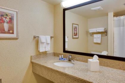Fairfield Inn and Suites South Hill I-85 - image 4