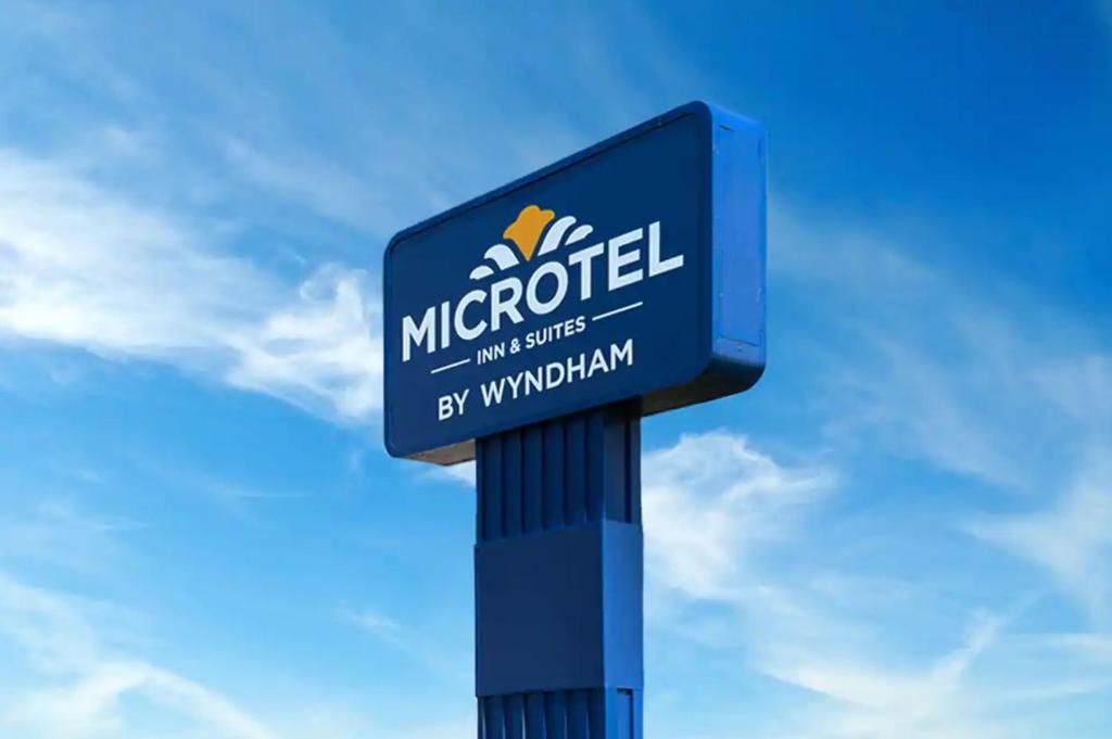 Microtel Inn Suites by Wyndham South Hill - image 2