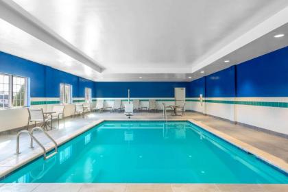 Microtel Inn Suites by Wyndham South Hill - image 8