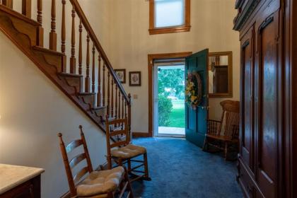 Farm House Getaway - image 11
