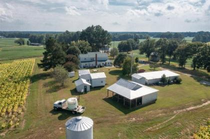 Farm House Getaway - image 13