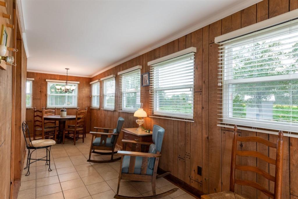 Farm House Getaway - image 6
