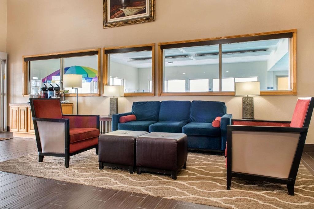 Quality Inn Jacksonville near I-72 - image 2