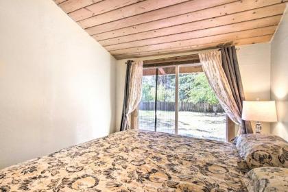 Pet-Friendly Home 2Mi to Heavenly S Tahoe Beaches - image 10