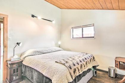 Pet-Friendly Home 2Mi to Heavenly S Tahoe Beaches - image 2