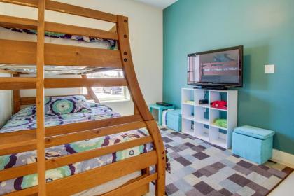 La Isla Apartments - image 2