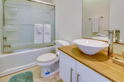 La Isla Apartments - image 4