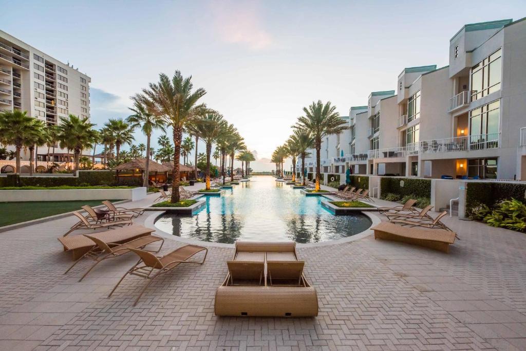 Beachfront 3 Bedroom Condo - main image