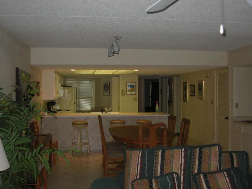 Saida IV Condos S4909 - image 2