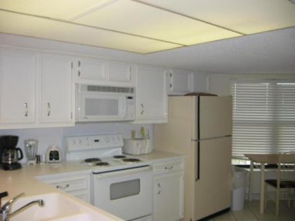 Saida IV Condos S4909 - image 5