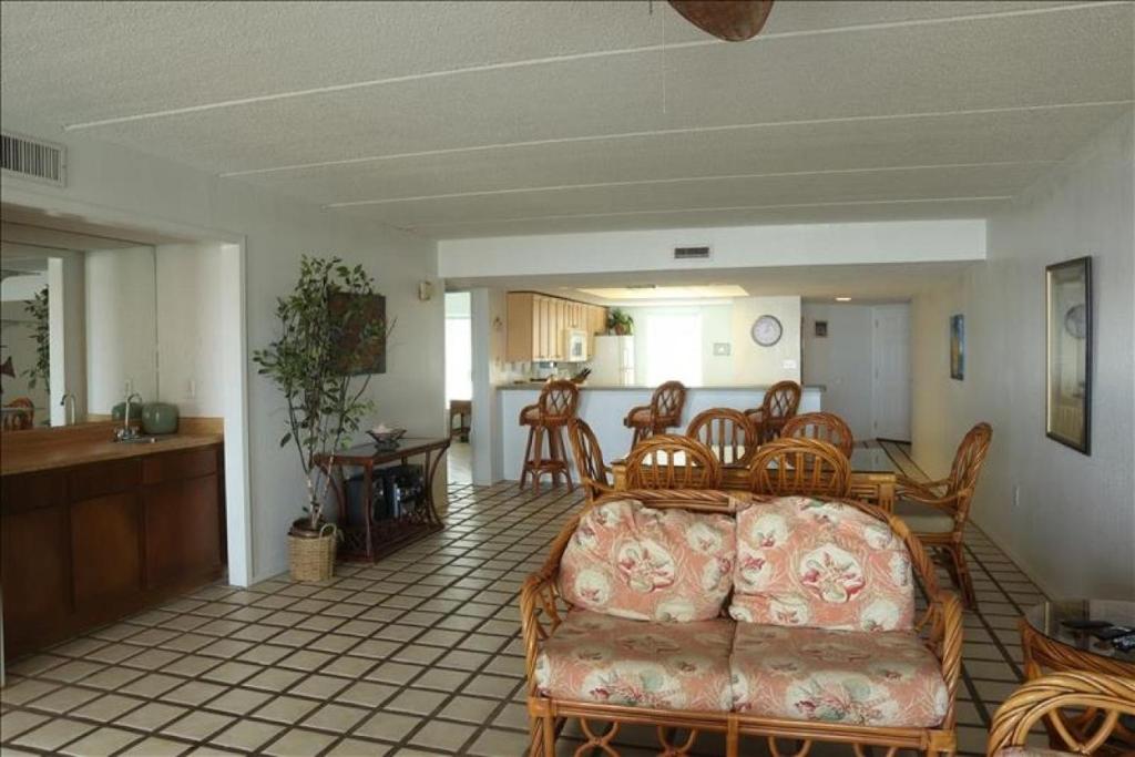 Saida IV Condos S4801 - image 5