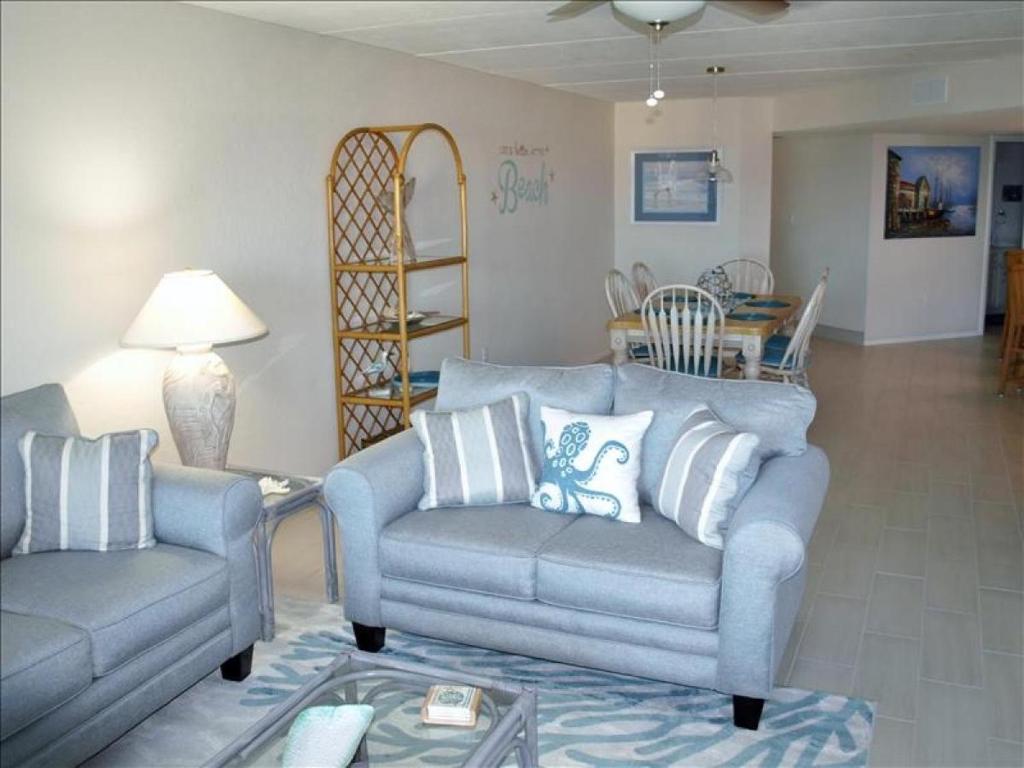 Saida IV Condos S4704 - image 3