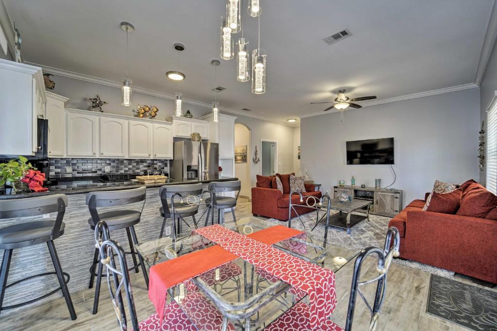 Island Retreat with Shared Pool - Walk to Beach - main image