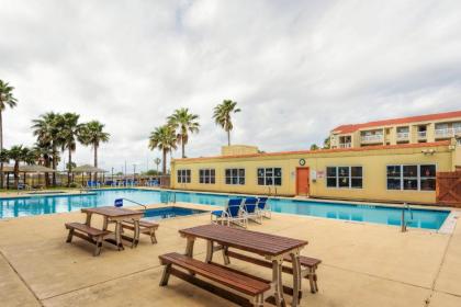 Gulfview ll by Padre Getaways - image 11