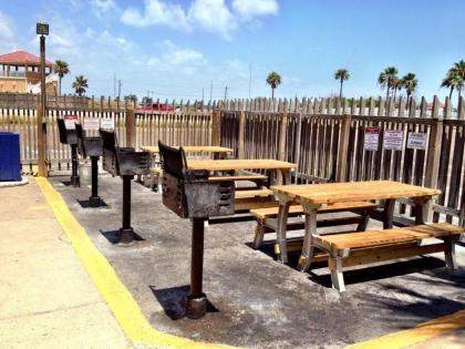 Gulfview ll by Padre Getaways - image 9