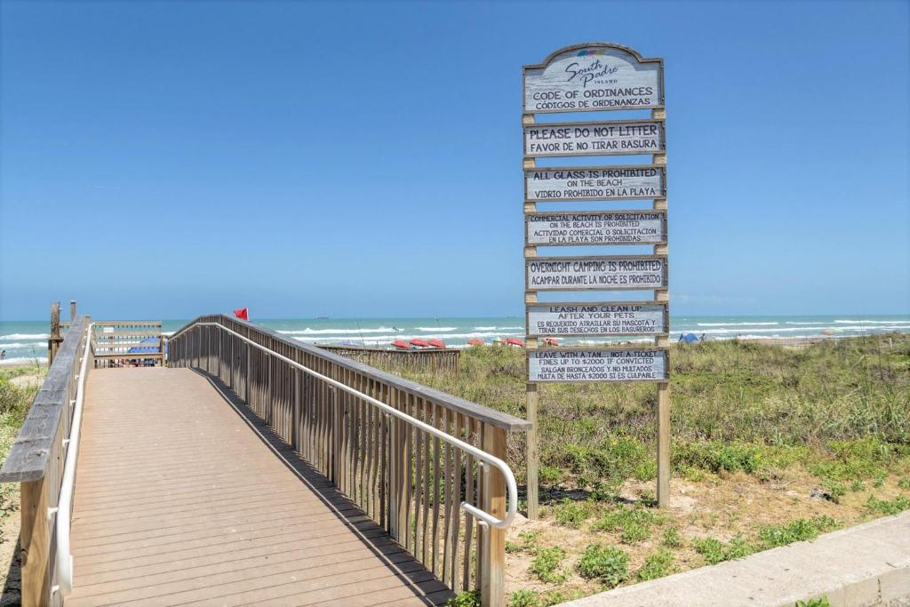 Cora Lee Gulfview by Padre Getaways - image 6