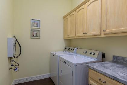Capricorn - 2 Bedroom Condo short walk to the beach - image 14